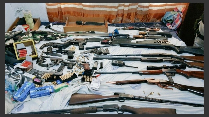 En total, se secuestraron 19 armas, entre escopetas, pistolas y revólveres.