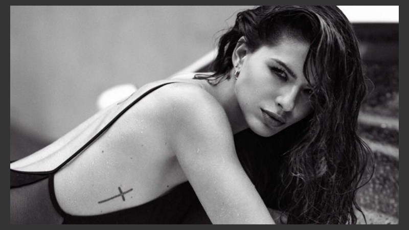 La modelo desplegó toda su belleza en las imágenes. 