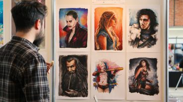 Un stand ofrecía dibujos de personajes de series y películas. (Alan Monzón/Rosario3.com)