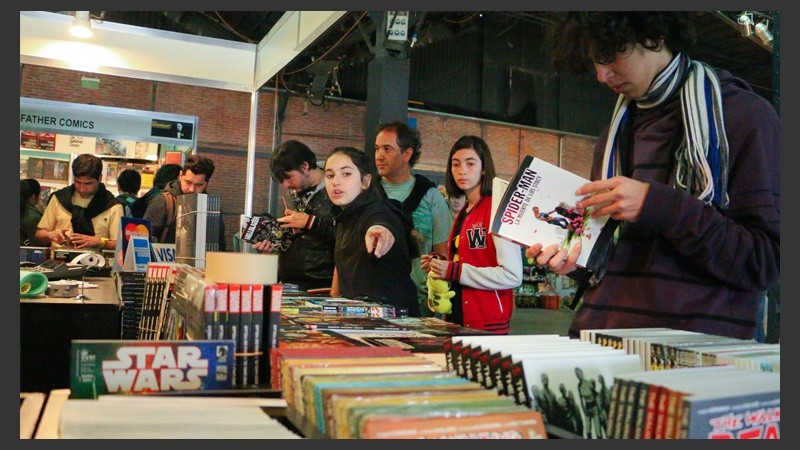 Muchos jóvenes en el primer día del evento internacional. (Alan Monzón/Rosario3.com)