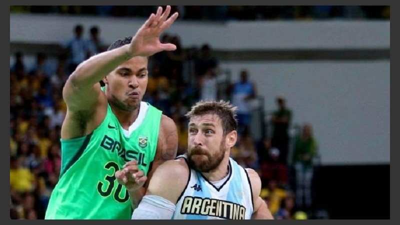 Pura garra y también puntería para el Chapu este sábado.