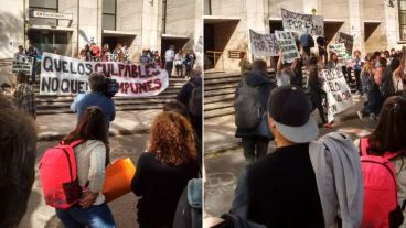 La marcha se inició frente a Tribunales.