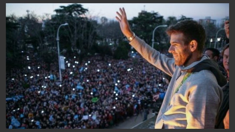 “La ciudad es de oro, ustedes son de oro”, dijo el tandilense ante unas diez mil personas.