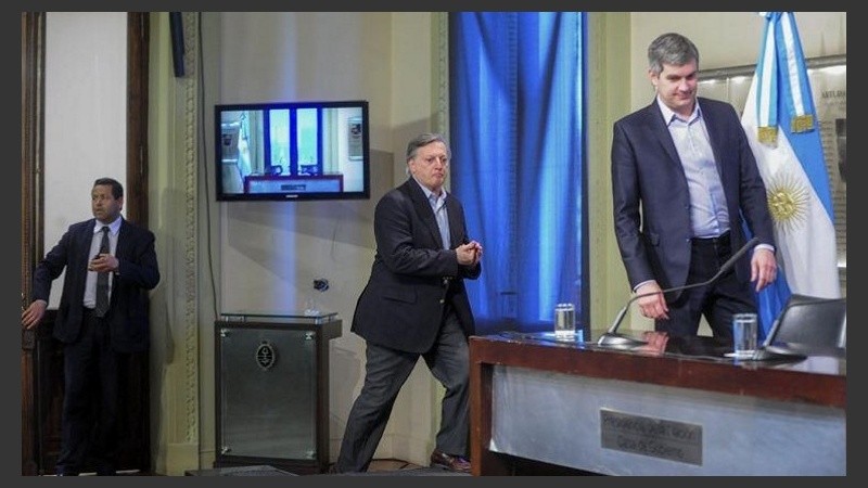 Peña y Aranguren se comprometieron a convocar a audiencias pública. 