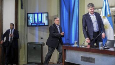 Peña y Aranguren se comprometieron a convocar a audiencias pública.