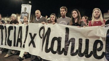 Los familiares de Nahuel encabezaron la marcha con mucho dolor. (Alan Monzón/Rosario3.com)