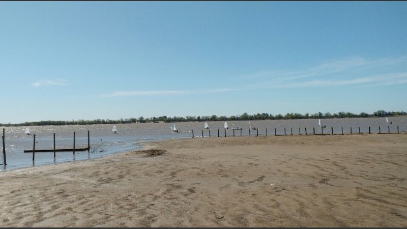 Los futuros herederos de Cecilia Carranza en un día hermoso para navegar.