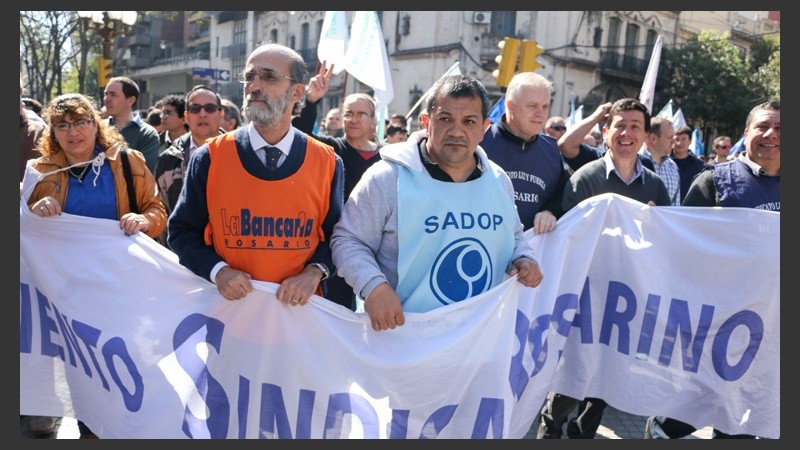 La marcha de los docentes a plaza San Martín fue muy numerosa.