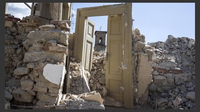 Cientos de casas destrozadas por el sismo. 