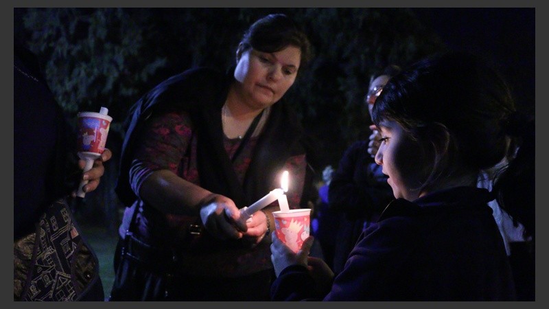 Una multitud marchó desde los Tribunales provinciales hasta Gobernación para pedir seguridad y justicia. (Alan Monzón/Rosario3.com)