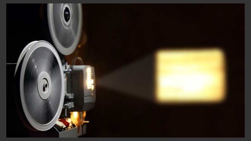 La Fundación exhibirá sus premiados documentales educativos “La Marcha Silenciosa” y “Los Viajes de Sarmiento”.