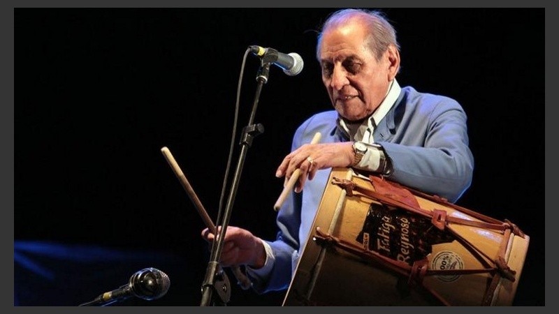 Reynoso formaba parte de Los Manseros desde 1966, año en el que ingresó al conjunto en reemplazo de Carlos Carabajal.