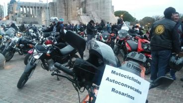 Movilización de Motociclistas Autoconvocados hasta la puerta del Concejo.