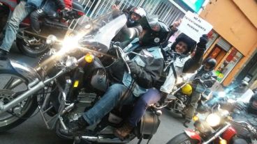 Movilización de Motociclistas Autoconvocados hasta la puerta del Concejo.