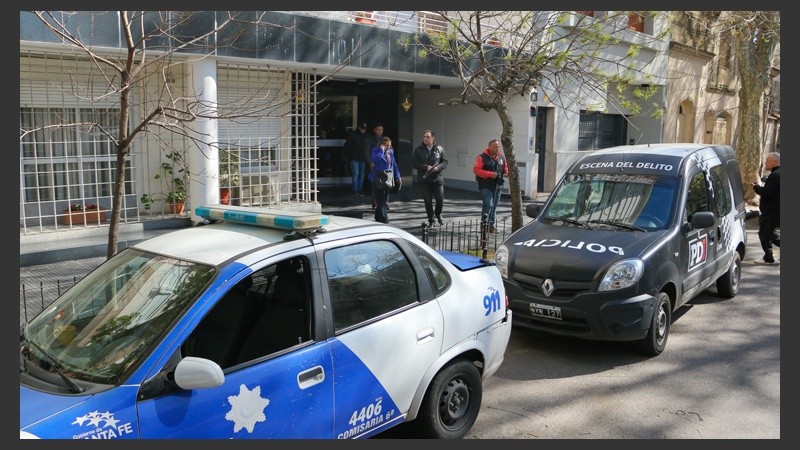 El frente del edificio este domingo por la mañana.