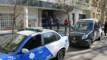 El frente del edificio este domingo por la mañana.