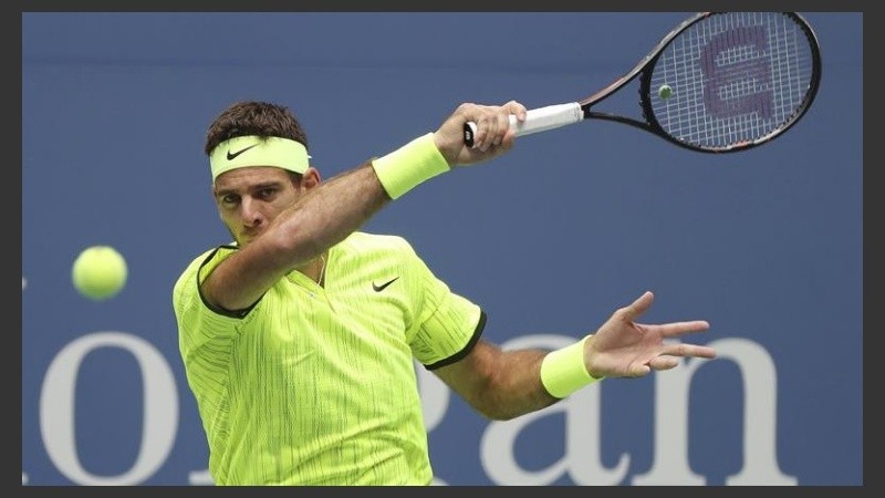 La Torre pega. Su derecha sigue bien pero apareció una molestia en el hombro.