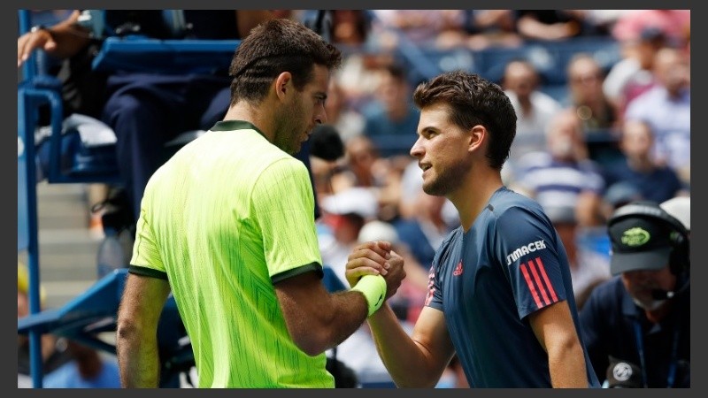 Saludo final. Delpo se sacó de encima un rival de fuste.