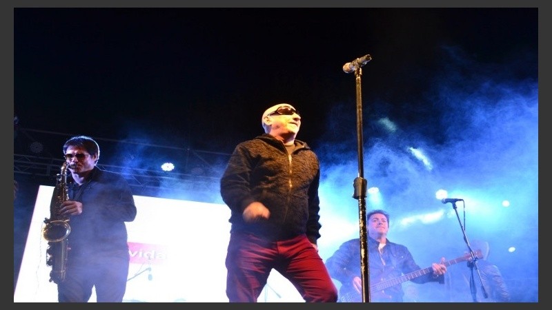 Guillermo Novellis, con sus clásicos temas, hizo vibrar a los presentes.