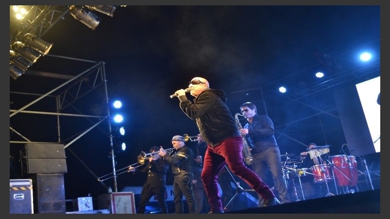 Guillermo Novellis, con sus clásicos temas, hizo vibrar a los presentes.