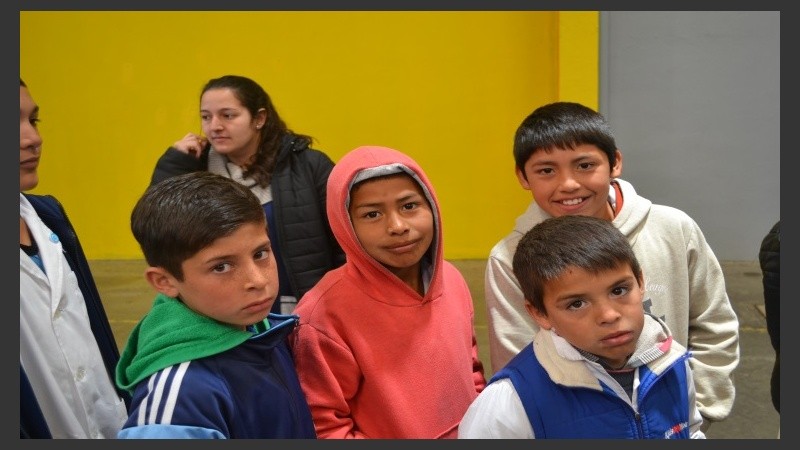 Profesores, alumnos y padres asistieron al Galpón Multifuncional del Pérez.