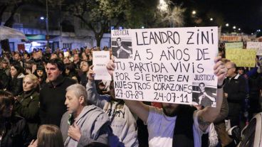 Nueva marcha en pedido de seguridad y justicia en la ciudad. (Alan Monzón/Rosario3.com)