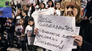 La gente pidió respuestas concretas. (Alan Monzón/Rosario3.com)