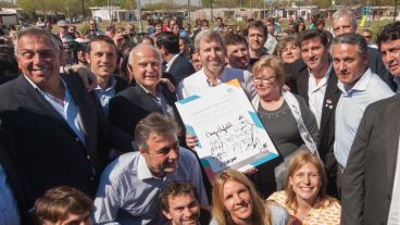 Frigerio y Lifschitz, juntos y entre sonrisas este sábado en Rufino.