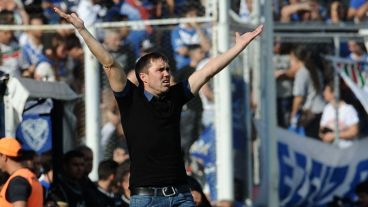 El Chacho viene de dirigir al Tijuana de México