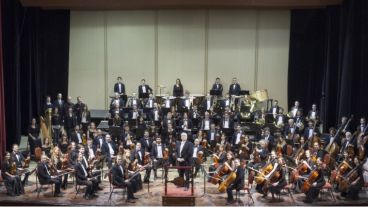 En la primera parte del concierto, la Orquesta Sinfónica de Rosario y Lito Vitale Quinteto interpretarán "Ese amigo del alma".