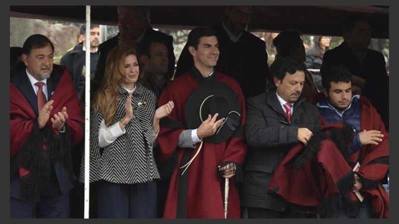 Cada vez se ve más seguido a la actriz junto al gobernador en actos políticos. 
