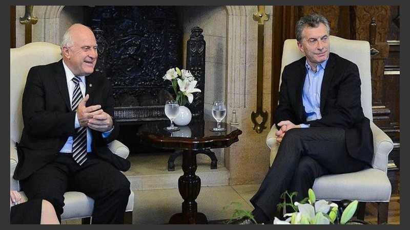 El gobernador y el presidente, durante el encuentro en Casa Rosada.
