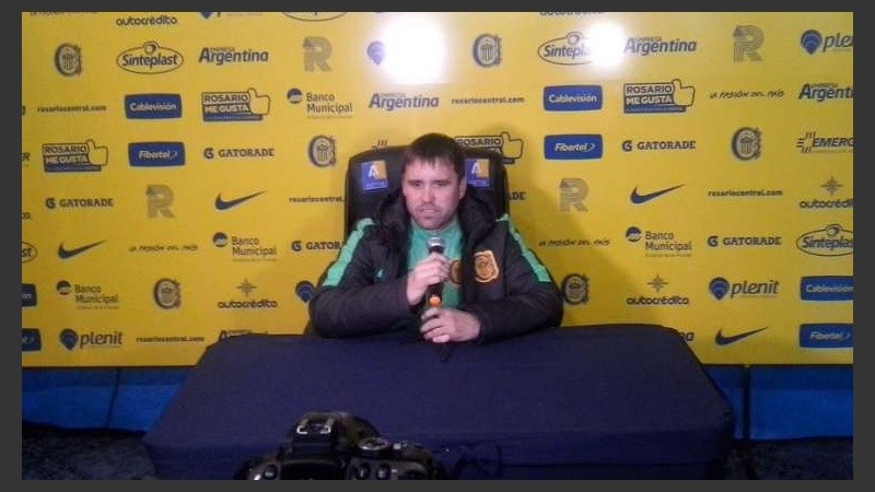 Coudet en la picante conferencia de este jueves.