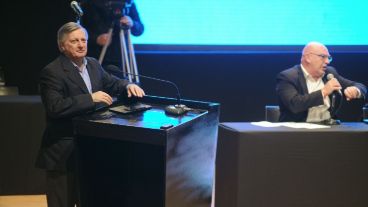 El ministro Aranguren en una de las audiencias públicas por la suba de la luz.