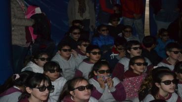El cine 3D maravilló a los chicos.