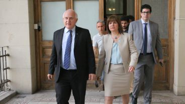 Lifschitz y Bullrich en los pasillos de Gobernación tras culminar la reunión.