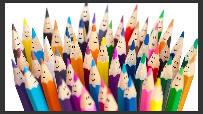 El video hace referencia al artículo 24 de la Convención Internacional sobre los Derechos de las Personas con Discapacidad.