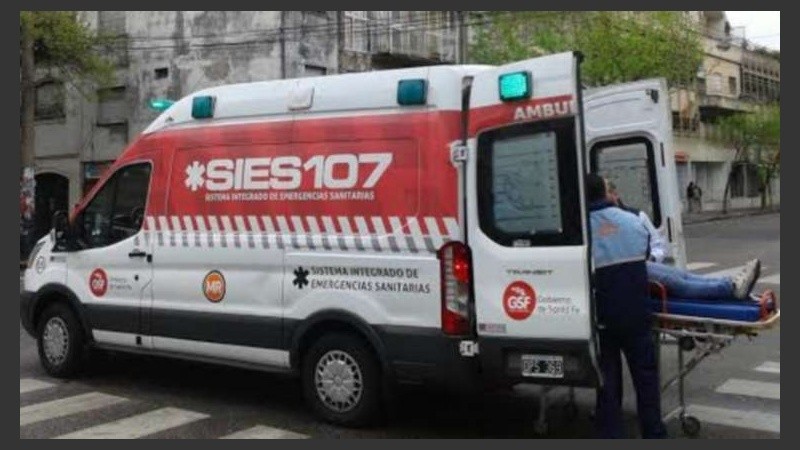 Así se llevaba la ambulancia a la mujer atropellada. 