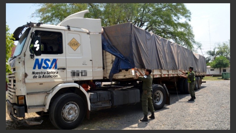 El camión viajaba desde Paraguay con destino a Santa Fe. 