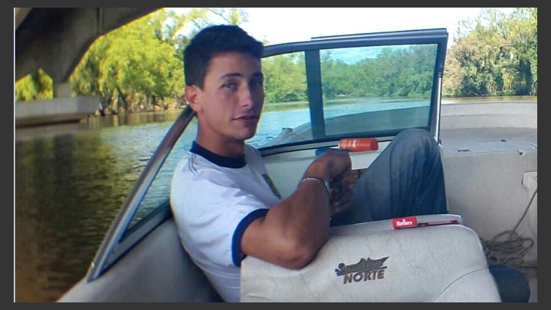 El joven de 23 años cruzaba al parador Pura Vida cuando desapareció.