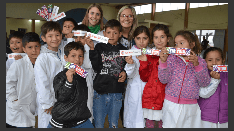 Los profesores acompañaron a los alumnos durante el día. 