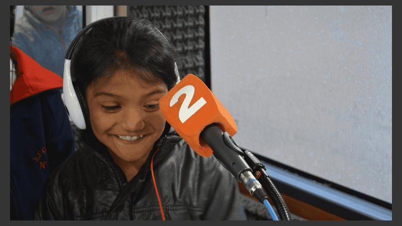 Los alumnos dejaron sus mensajes en la radio.