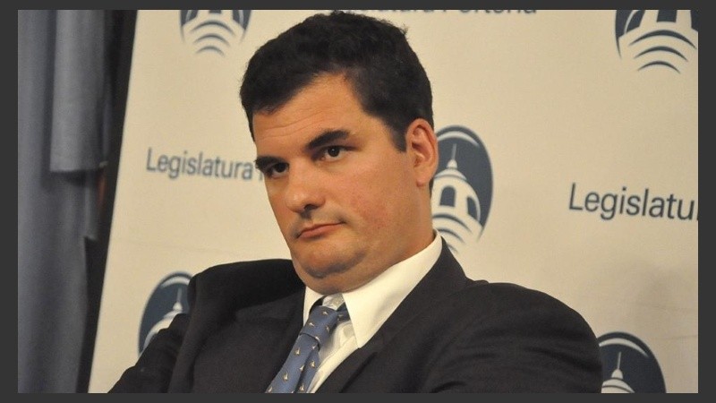 Burzaco dijo que el camionero deberá “hacerse responsable del desastre