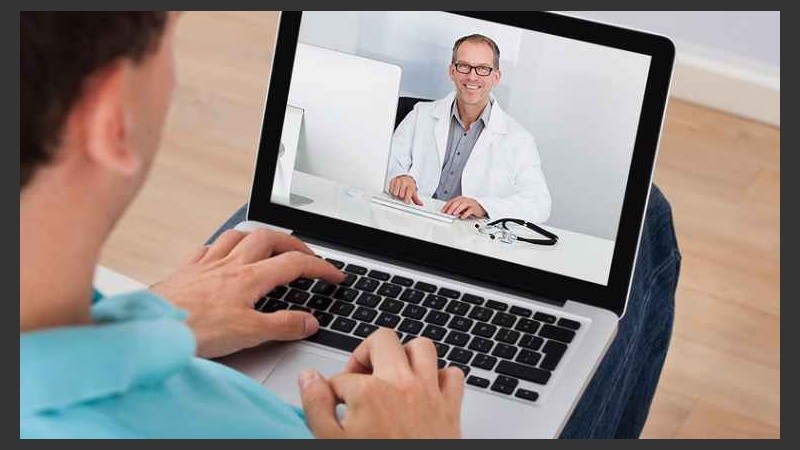 La plataforma permite hablar con un médico las 24 horas del día.