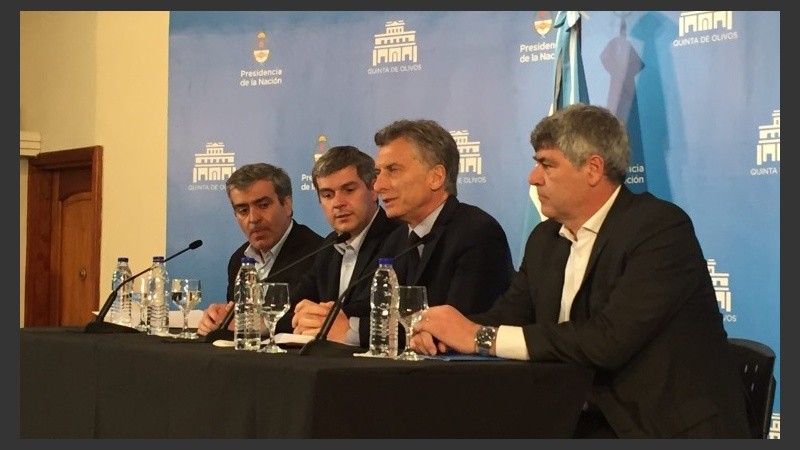 Macri durante el anuncio junto a entidades del agro.