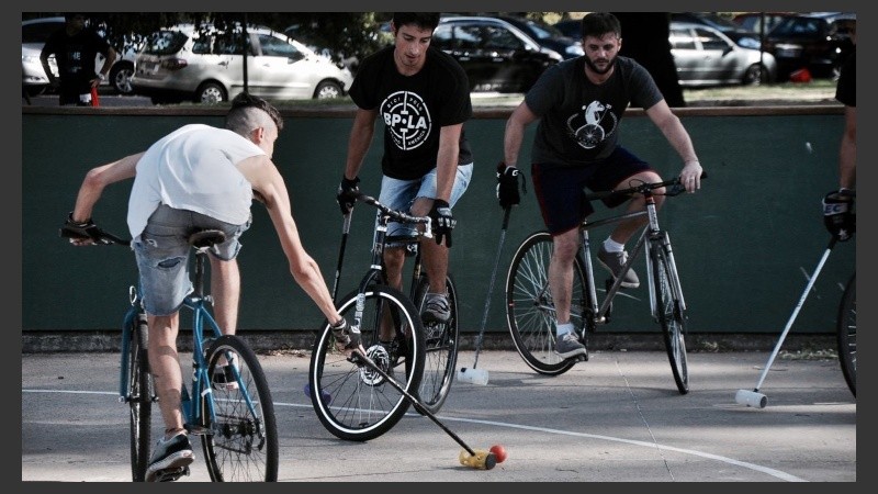 El el club Camorra Bike Polo es el exponente del deporte en la ciudad.