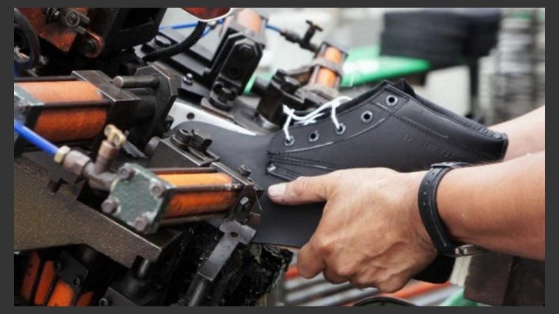 Calzado: 20 despidos que podrían ser 60 en Arroyo Seco y 35 retiros en Alcorta.