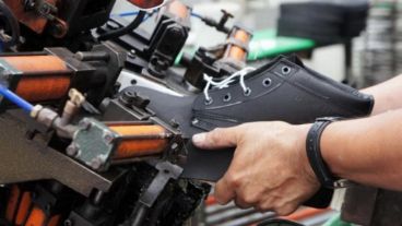 Calzado: 20 despidos que podrían ser 60 en Arroyo Seco y 35 retiros en Alcorta.