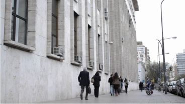 Tribunales es un hervidero de versiones.