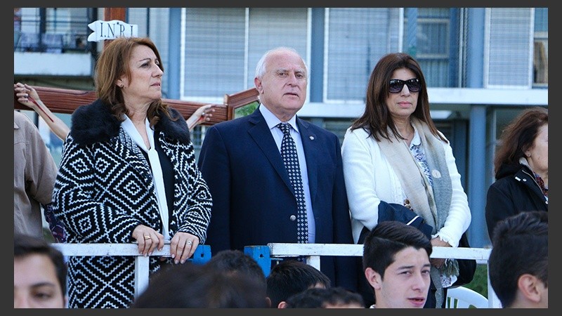 La intendenta Mónica Fein y el gobernador Miguel Lifschitz junto a su esposa Clara García este viernes en el palco oficial. (Alan Monzón/Rosario3.com)